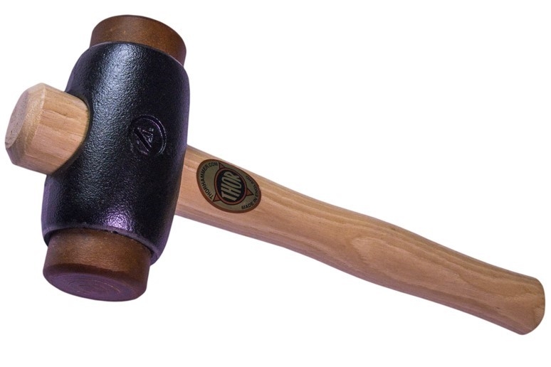 01-016 – Classic Hide Hammer Size 4